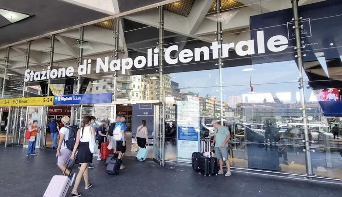 Central Station B&B Napoli Bagian luar foto